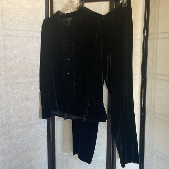 Stunning LAUREN by Ralph Lauren black Rayon pantsuit for the holidays. Size Med. - Picture 1 of 8